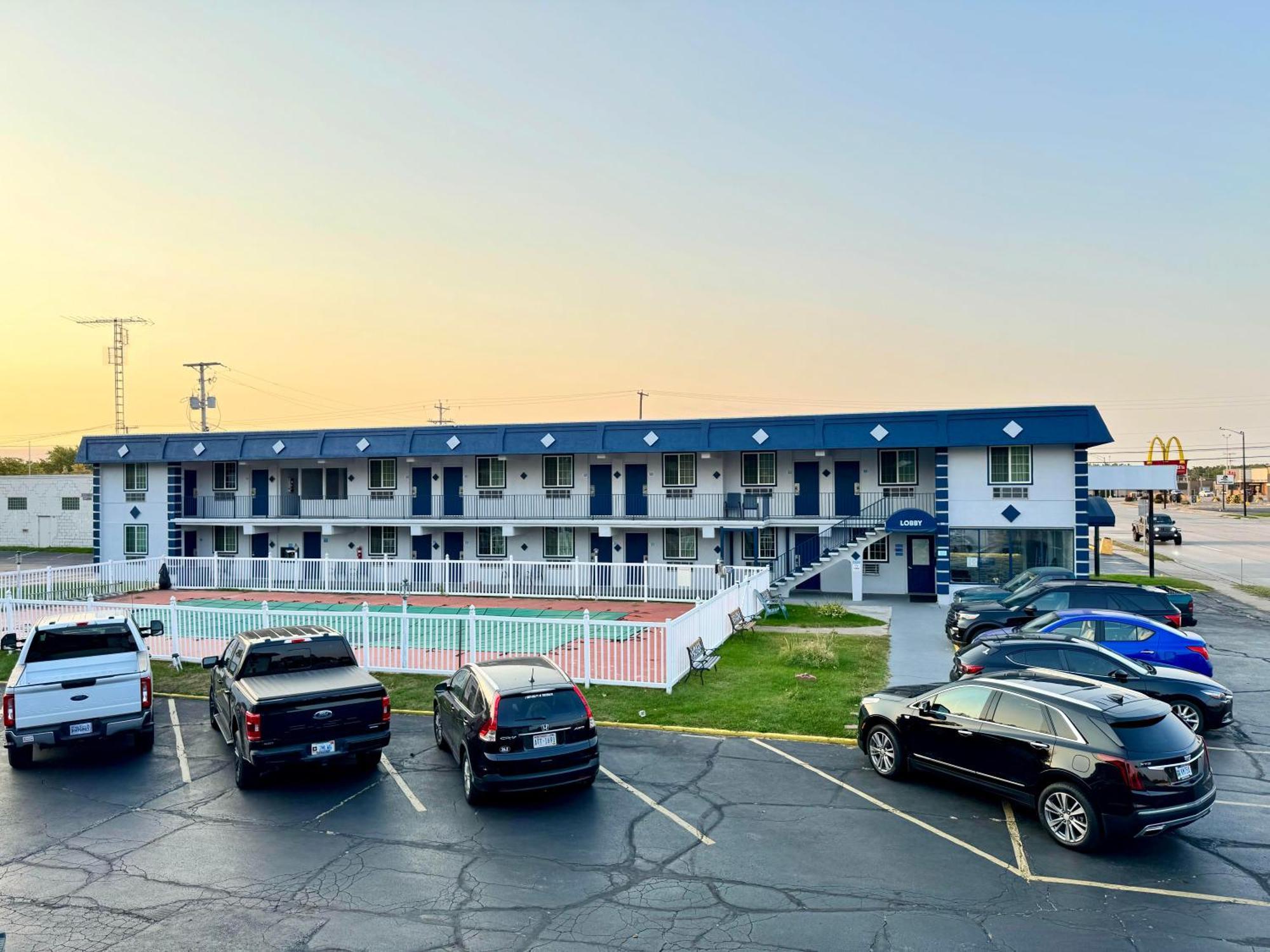 Rodeway Inn Saint Joseph Exterior foto